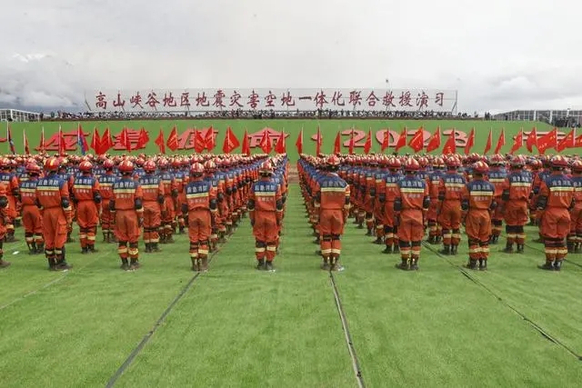 非靶向代謝組的無(wú)監(jiān)督層次聚類分析和 PCA 分析